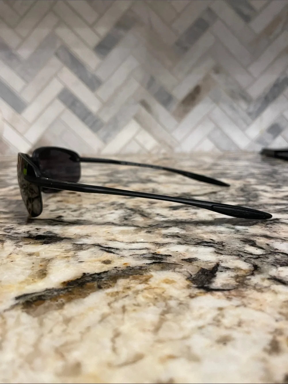 Maui Jim Banyan Men's Black Semi-Rimless Sunglasses - Classic Polarized Look
